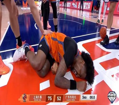 老鹰队力抢,篮下猛将,兰代尔现金,1xbet官网,1xbet体育官方网站,1xbet官网入口,1xbet体育官网